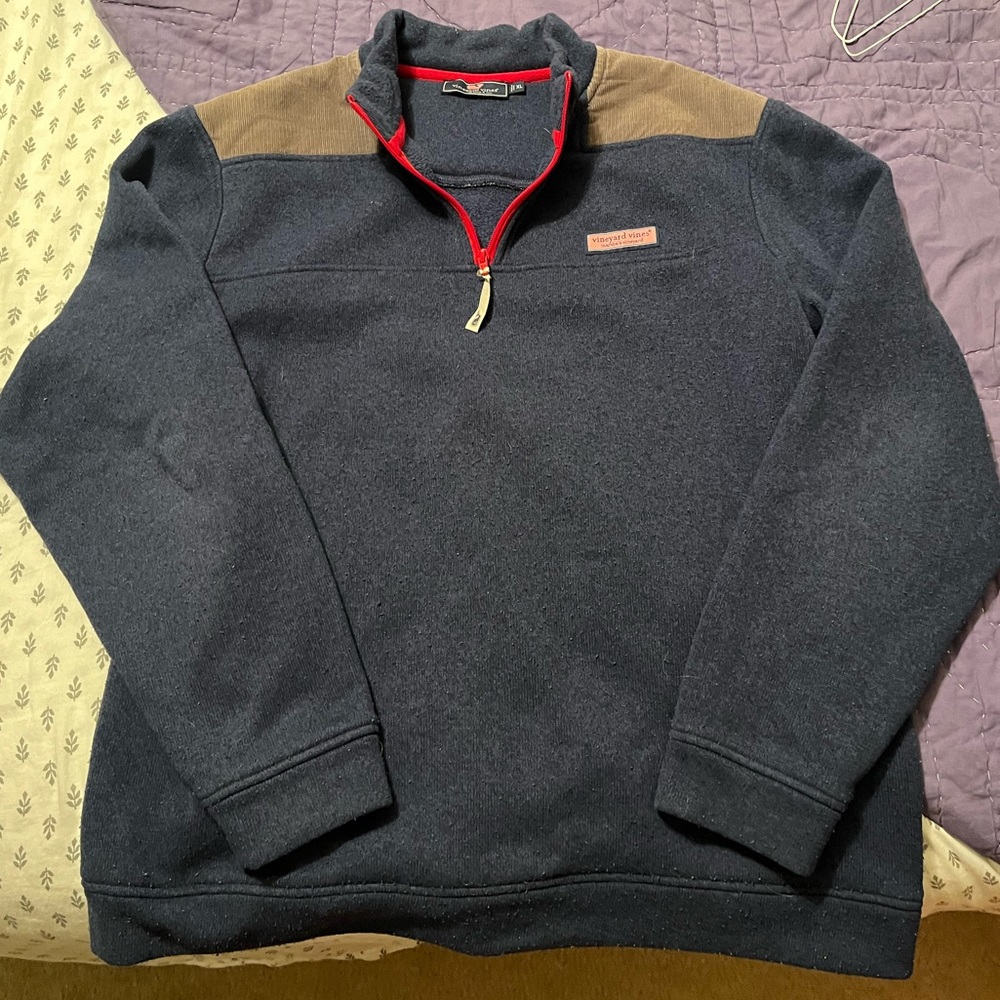 XL Vineyard Vine Pullover